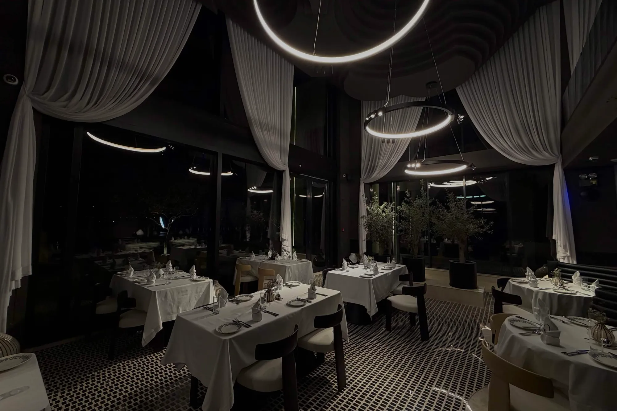 The dining hall at Osteria dal Nonno